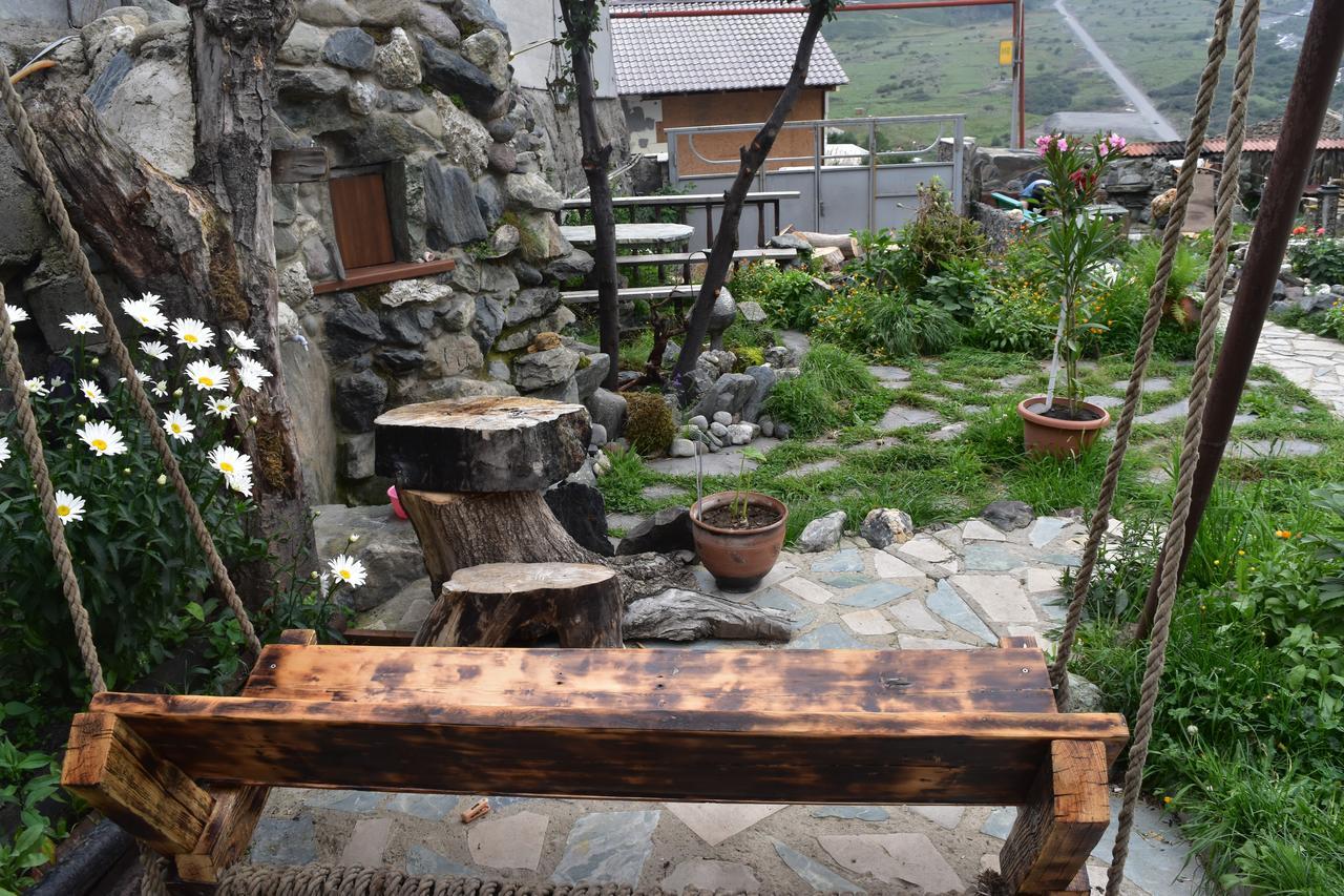 Qusha Guesthouse Meeting In The Mountains And Views カズベギ エクステリア 写真